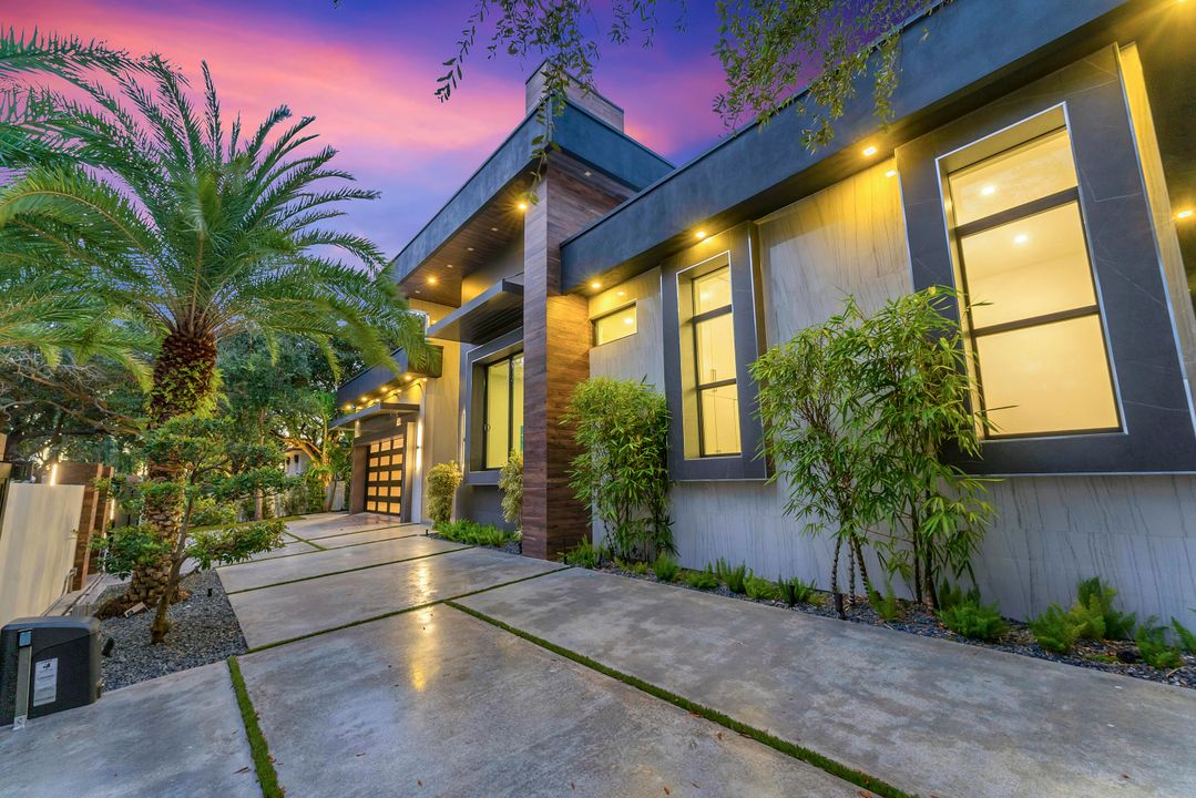 For Sale: $5,250,000 (5 beds, 5 baths, 5708 Square Feet)