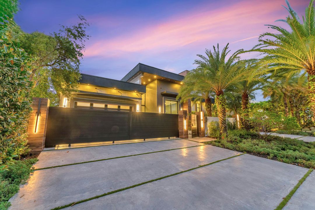 For Sale: $5,250,000 (5 beds, 5 baths, 5708 Square Feet)