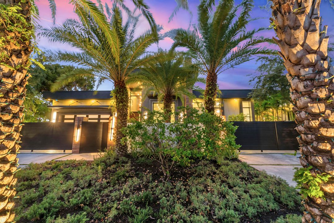 For Sale: $5,250,000 (5 beds, 5 baths, 5708 Square Feet)