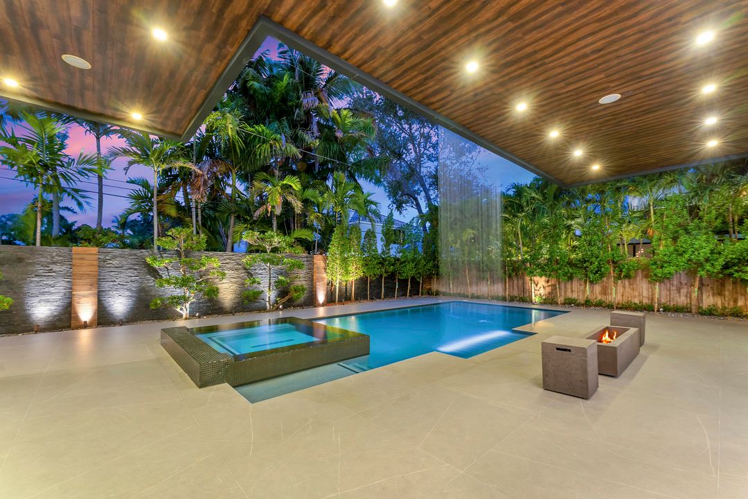 For Sale: $5,250,000 (5 beds, 5 baths, 5708 Square Feet)