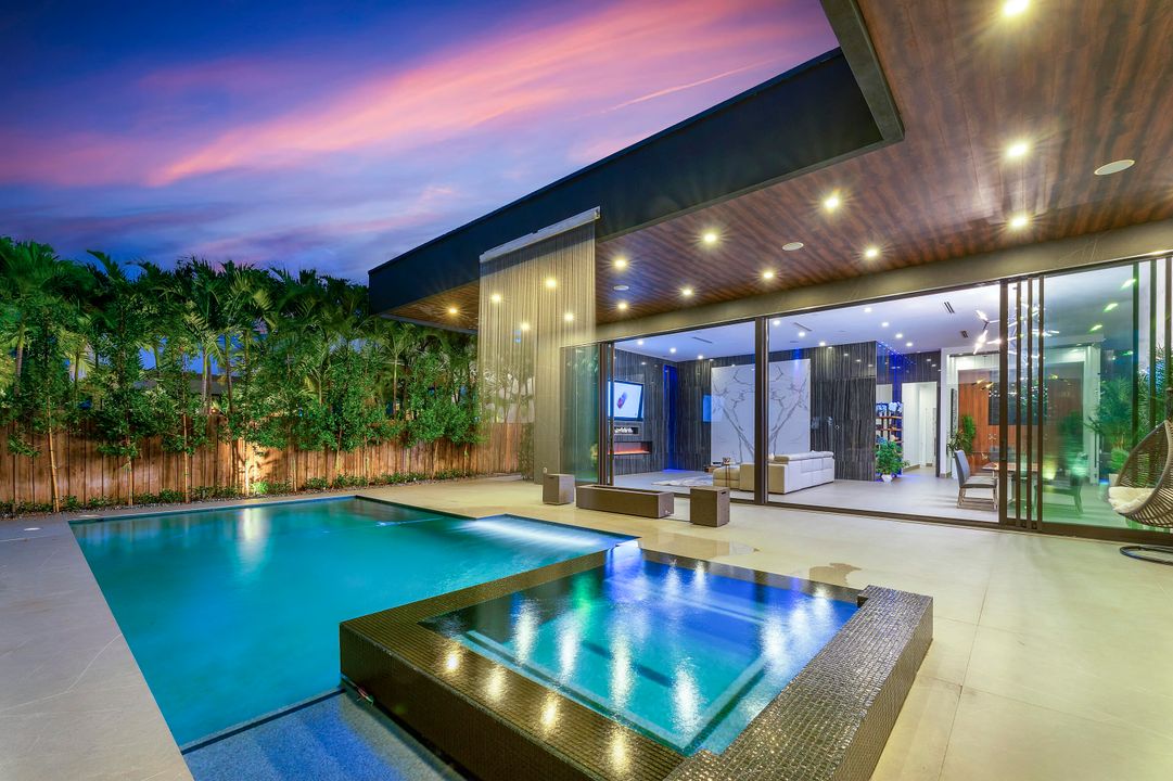 For Sale: $5,250,000 (5 beds, 5 baths, 5708 Square Feet)