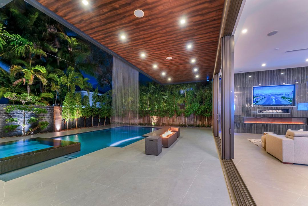 For Sale: $5,250,000 (5 beds, 5 baths, 5708 Square Feet)