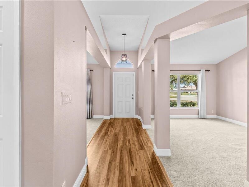 合同活跃: $415,000 (3 贝兹, 2 浴室, 1986 平方英尺)