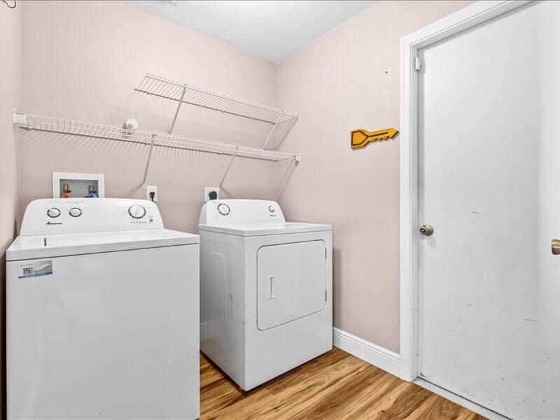 合同活跃: $415,000 (3 贝兹, 2 浴室, 1986 平方英尺)