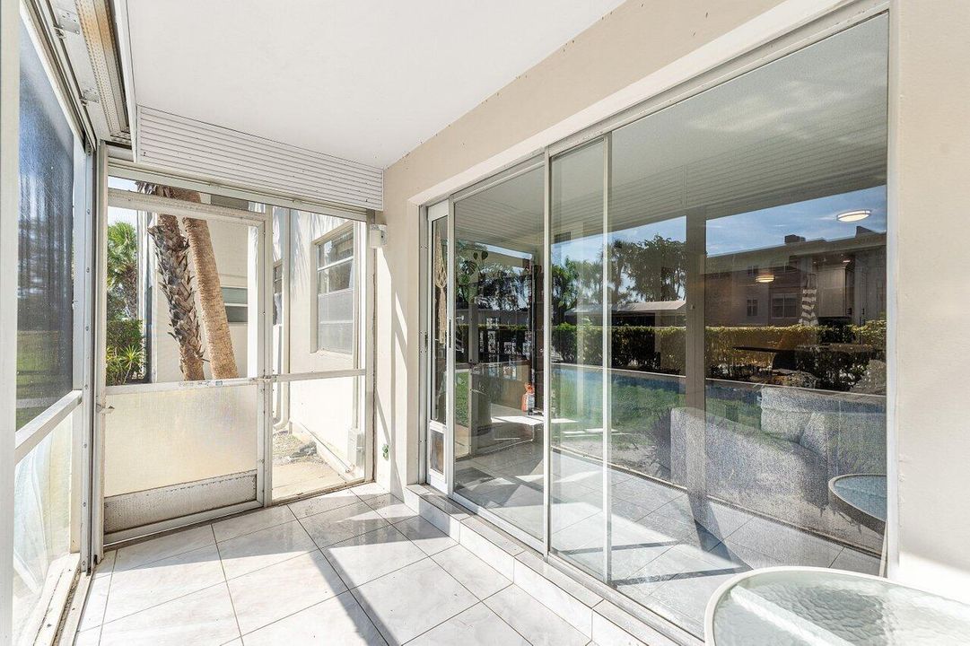 For Rent: $2,300 (2 beds, 2 baths, 1000 Square Feet)