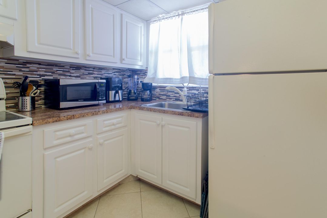 For Sale: $89,000 (1 beds, 1 baths, 640 Square Feet)