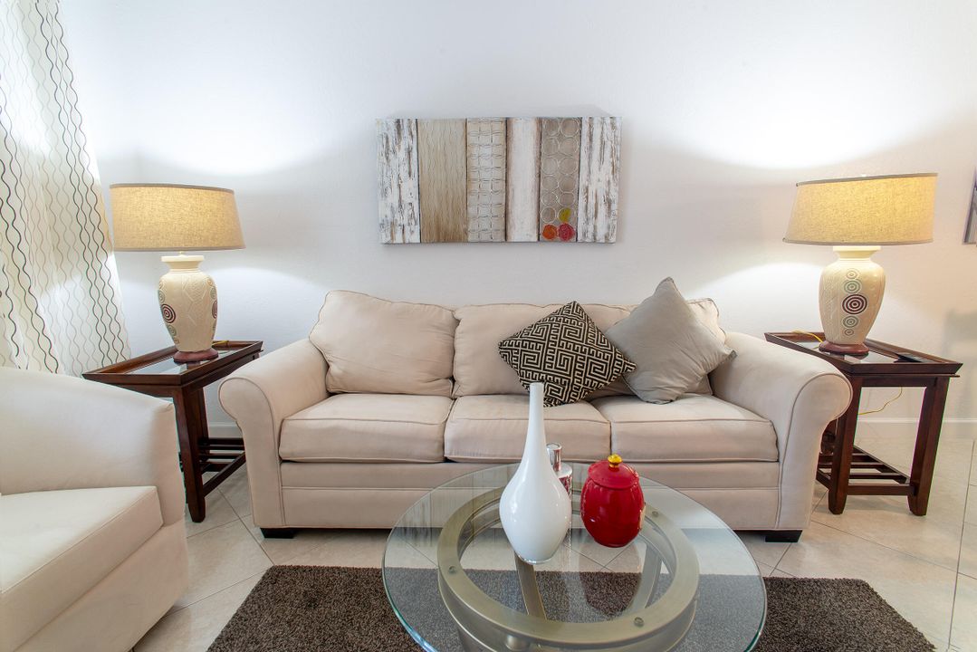 For Sale: $89,000 (1 beds, 1 baths, 640 Square Feet)