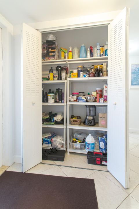 For Sale: $89,000 (1 beds, 1 baths, 640 Square Feet)