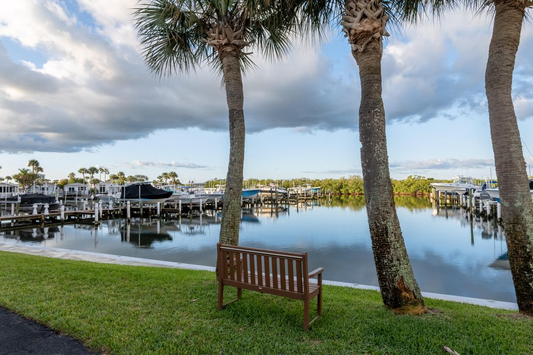 На продажу: $385,000 (2 спален, 2 ванн, 1078 Квадратных фут)