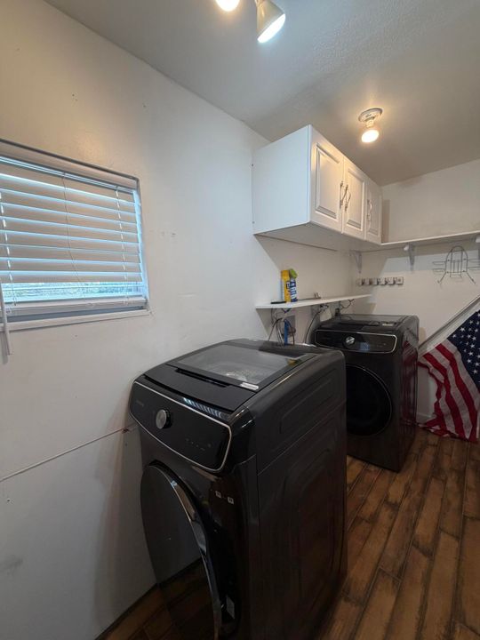 For Rent: $3,500 (4 beds, 2 baths, 1879 Square Feet)