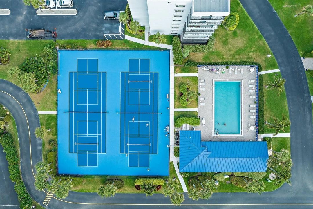 На продажу: $385,000 (2 спален, 2 ванн, 1078 Квадратных фут)