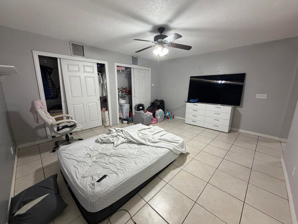 For Rent: $3,500 (4 beds, 2 baths, 1879 Square Feet)