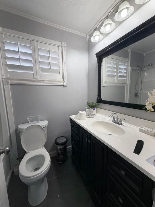 For Rent: $3,500 (4 beds, 2 baths, 1879 Square Feet)