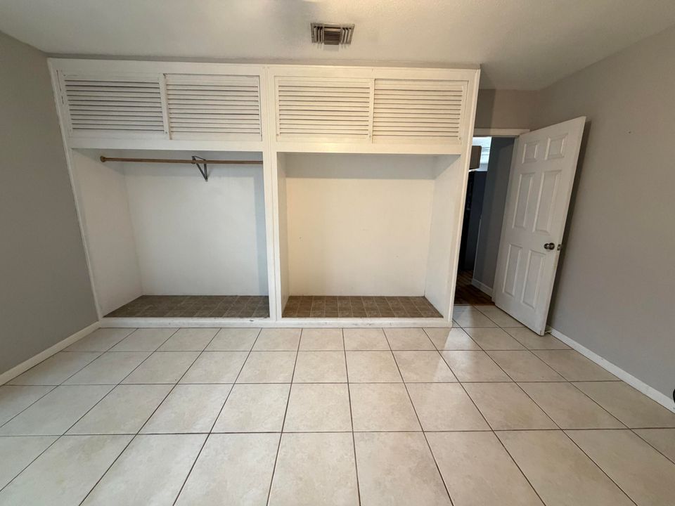 For Rent: $3,500 (4 beds, 2 baths, 1879 Square Feet)