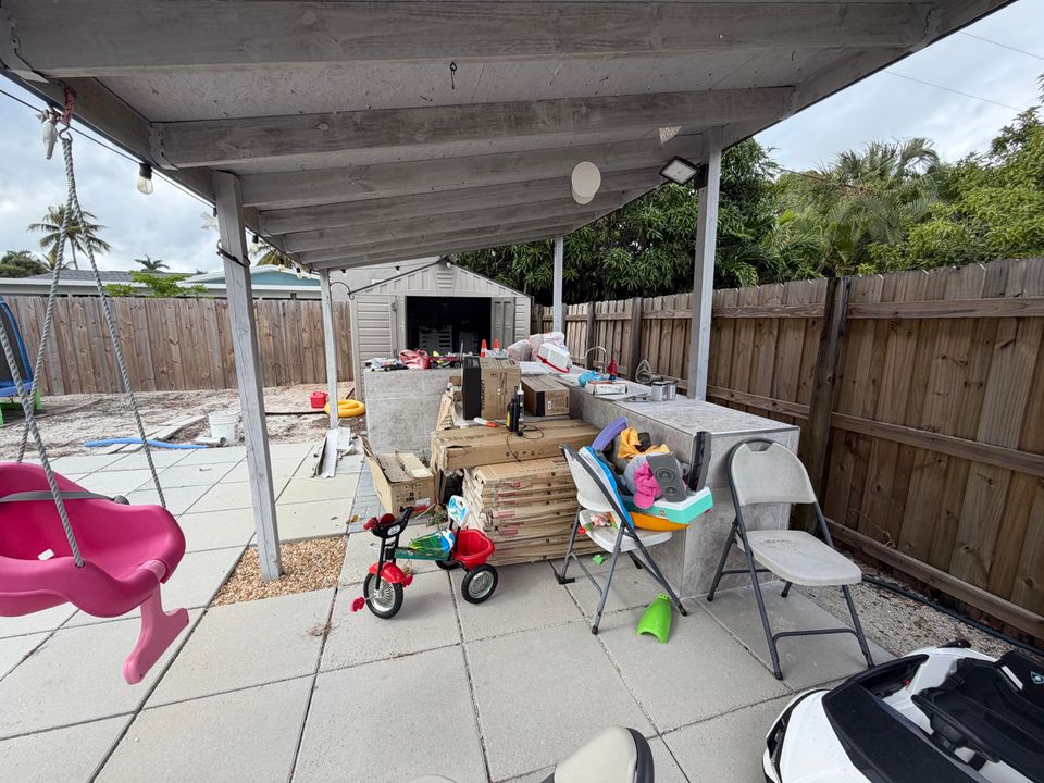 For Rent: $3,500 (4 beds, 2 baths, 1879 Square Feet)