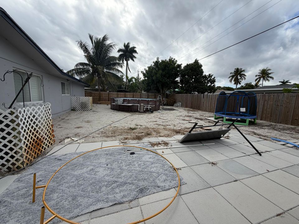 For Rent: $3,500 (4 beds, 2 baths, 1879 Square Feet)