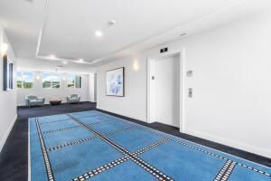 For Sale: $575,000 (1 beds, 1 baths, 864 Square Feet)