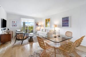 For Sale: $575,000 (1 beds, 1 baths, 864 Square Feet)