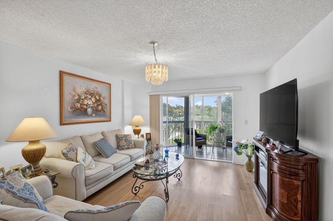 В аренду: $1,750 (2 спален, 2 ванн, 1080 Квадратных фут)