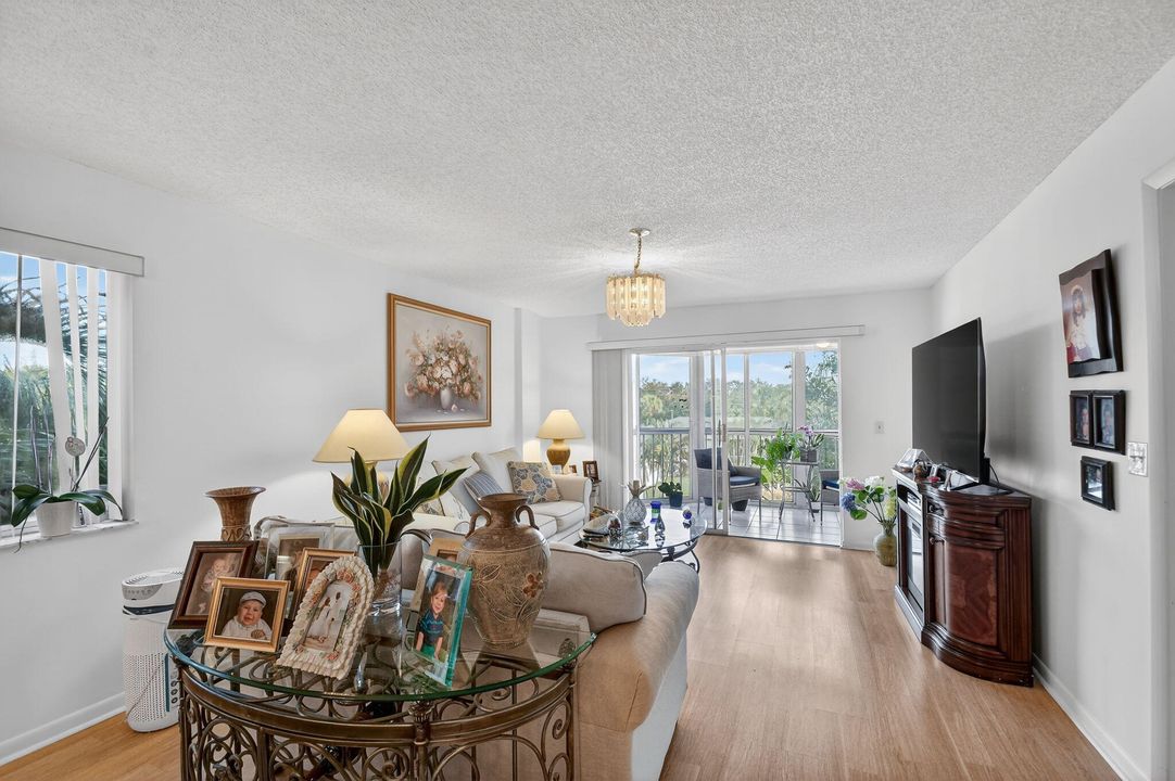 В аренду: $1,750 (2 спален, 2 ванн, 1080 Квадратных фут)