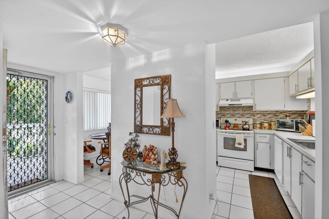 В аренду: $1,750 (2 спален, 2 ванн, 1080 Квадратных фут)