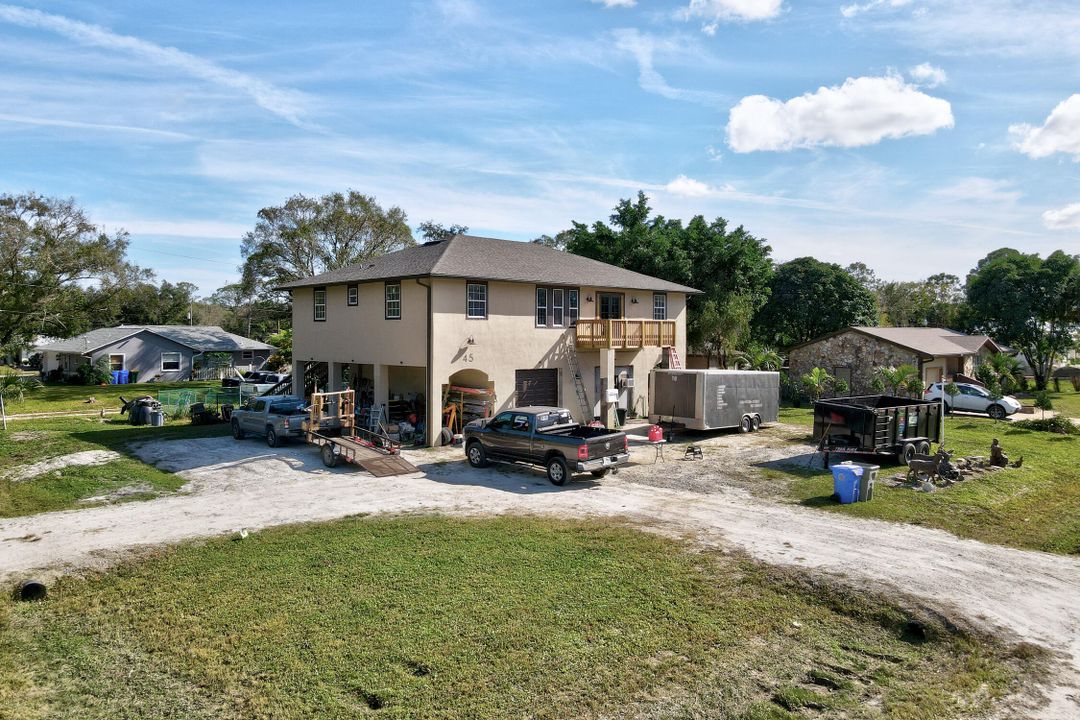 For Sale: $365,900 (3 beds, 2 baths, 1975 Square Feet)