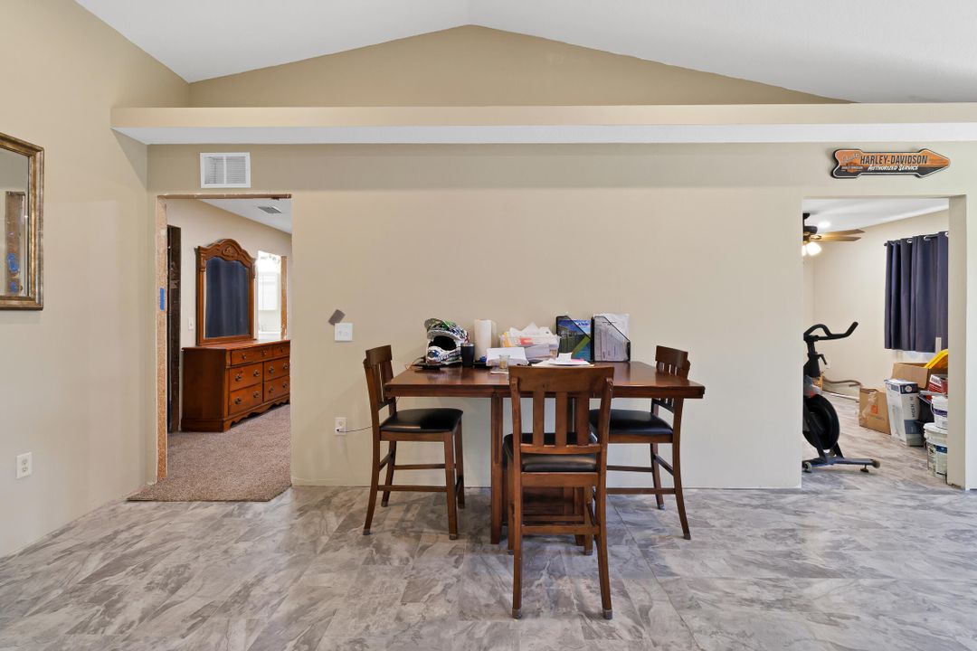 For Sale: $365,900 (3 beds, 2 baths, 1975 Square Feet)