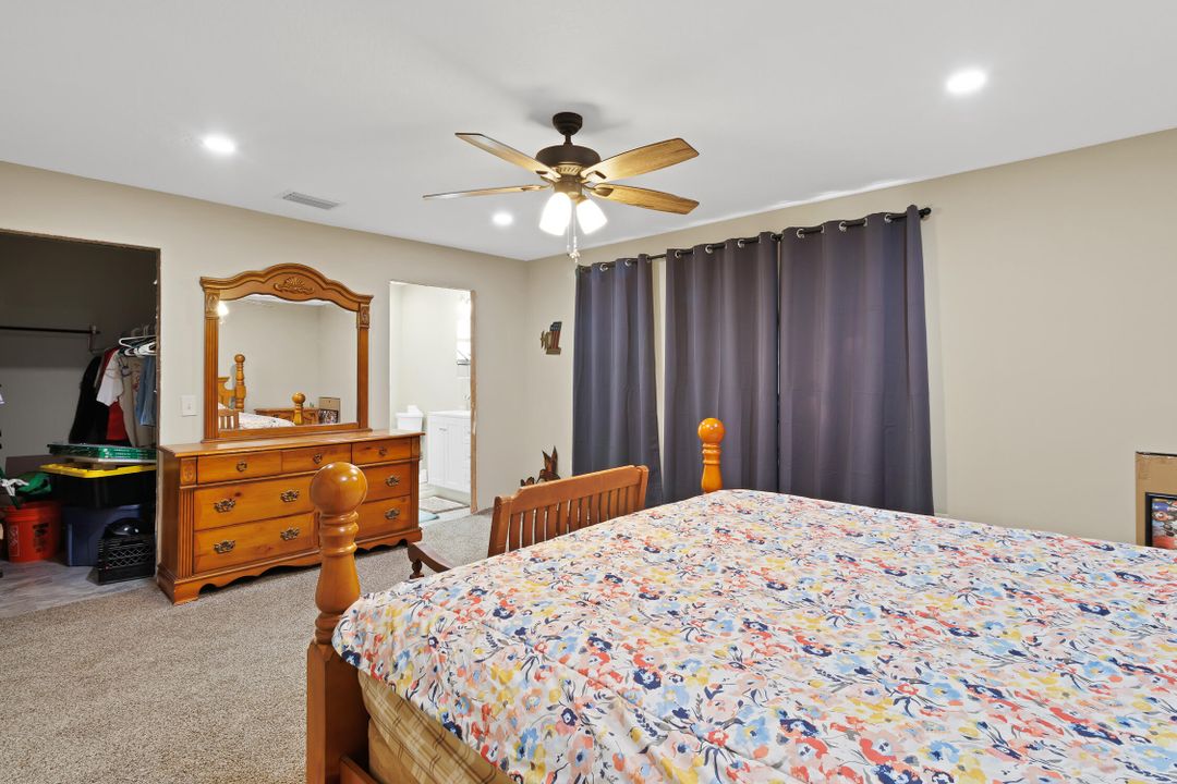 For Sale: $365,900 (3 beds, 2 baths, 1975 Square Feet)