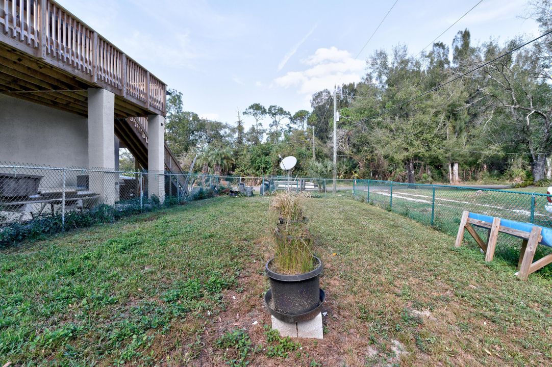 For Sale: $365,900 (3 beds, 2 baths, 1975 Square Feet)