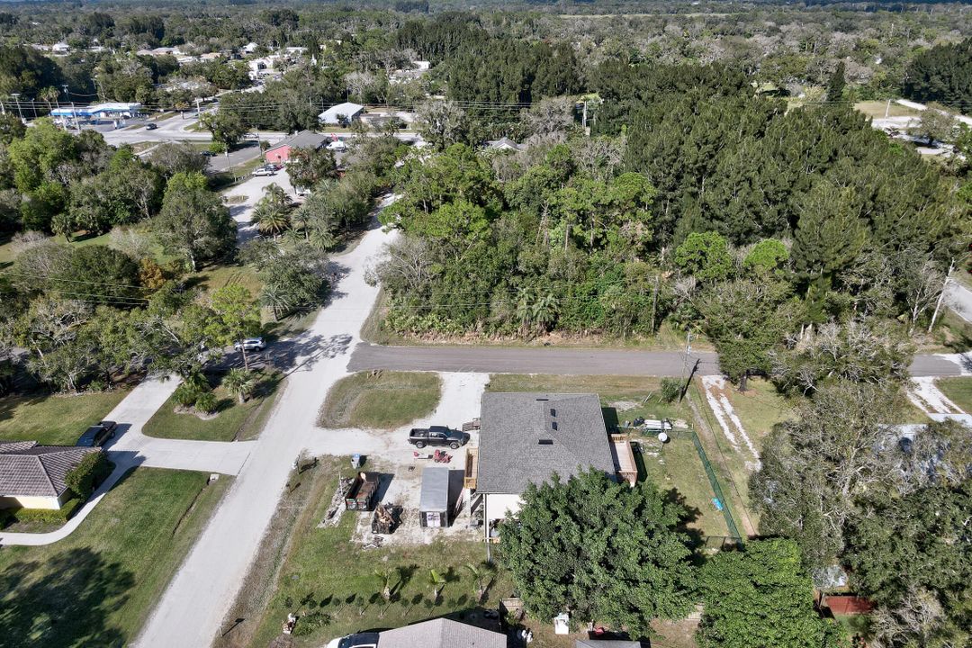 For Sale: $365,900 (3 beds, 2 baths, 1975 Square Feet)