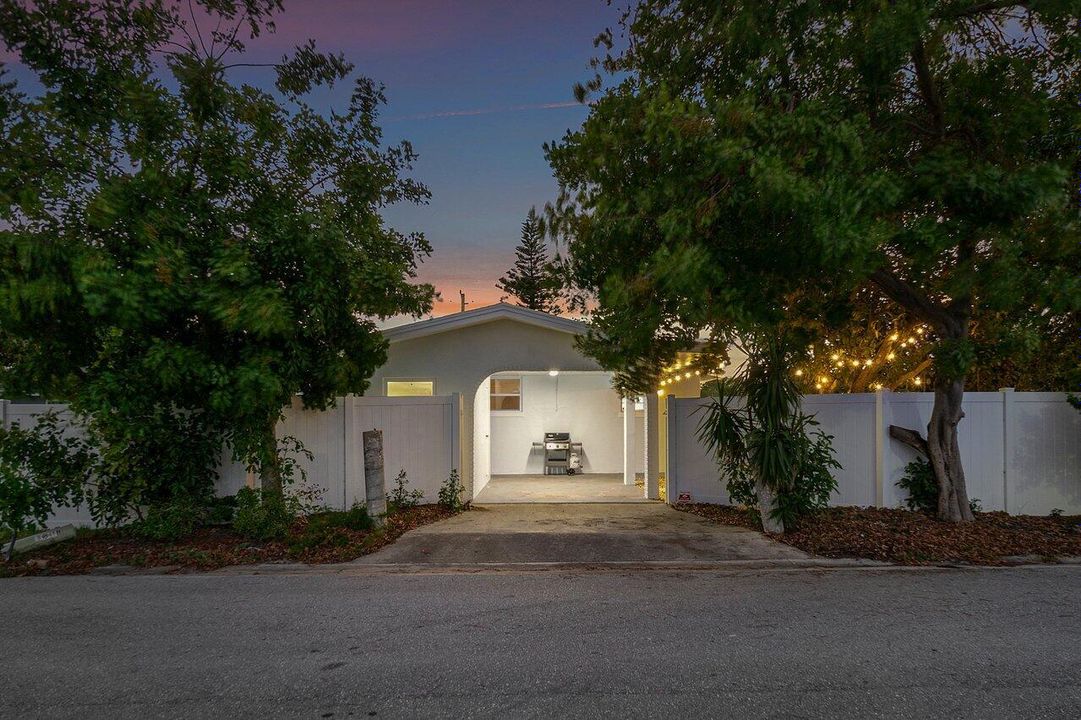 For Sale: $719,000 (3 beds, 2 baths, 1650 Square Feet)