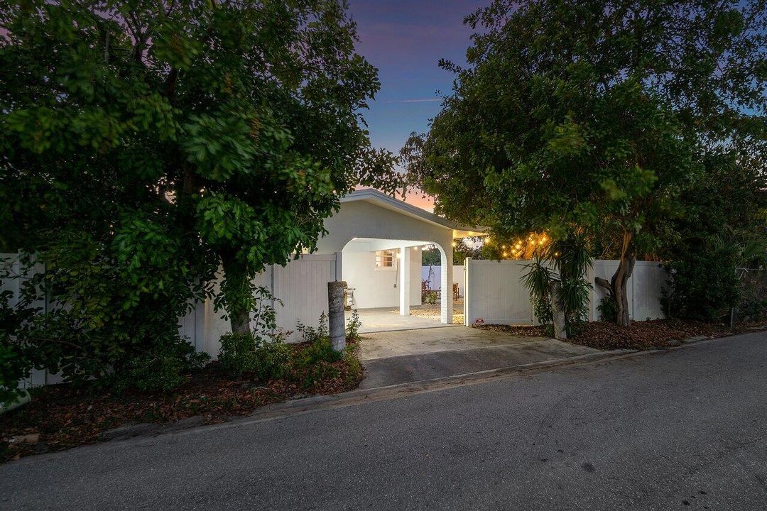 For Sale: $719,000 (3 beds, 2 baths, 1650 Square Feet)