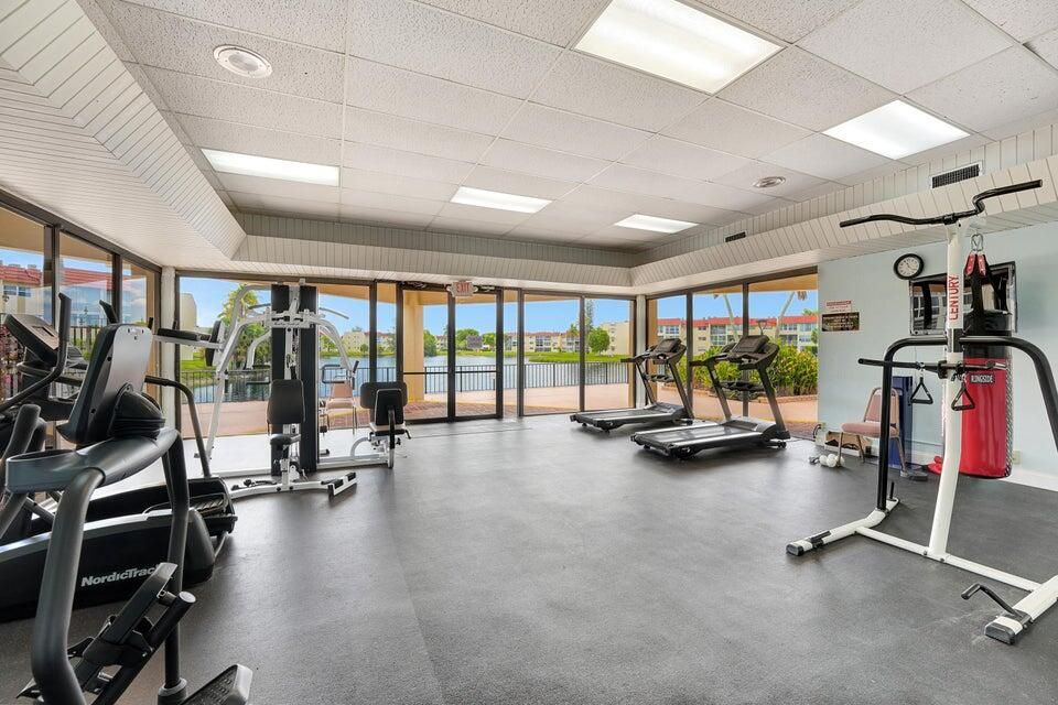 For Sale: $89,000 (1 beds, 1 baths, 640 Square Feet)