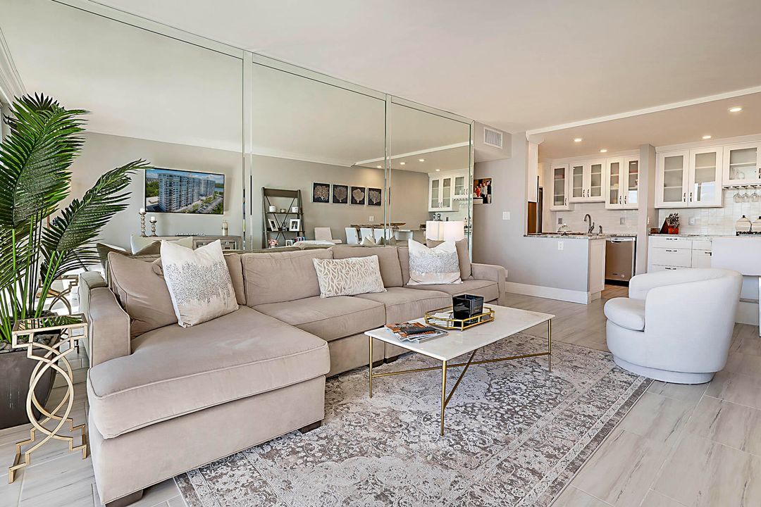 For Sale: $765,000 (2 beds, 2 baths, 1131 Square Feet)