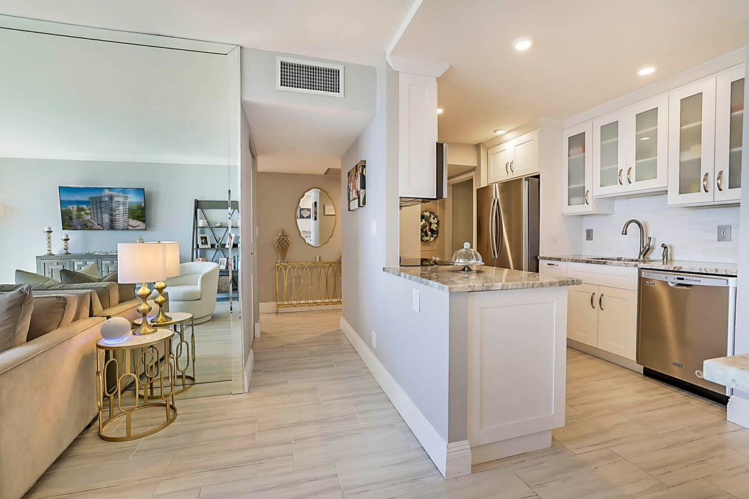 For Sale: $765,000 (2 beds, 2 baths, 1131 Square Feet)