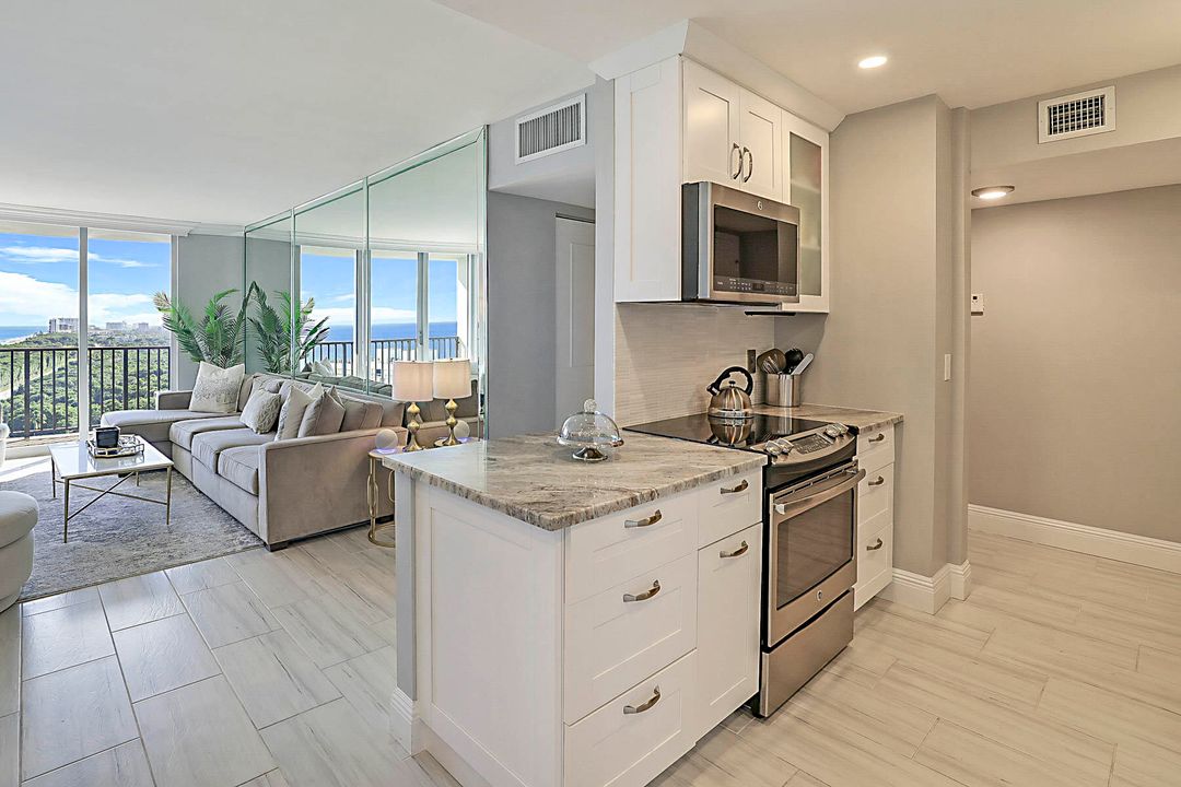 For Sale: $765,000 (2 beds, 2 baths, 1131 Square Feet)
