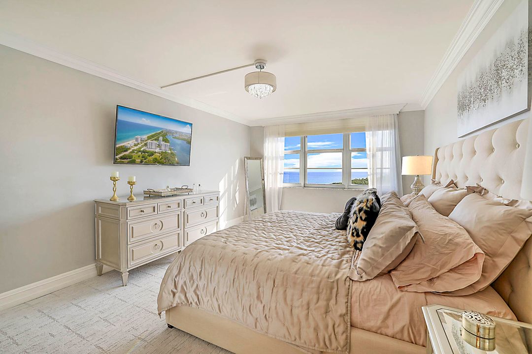 For Sale: $765,000 (2 beds, 2 baths, 1131 Square Feet)