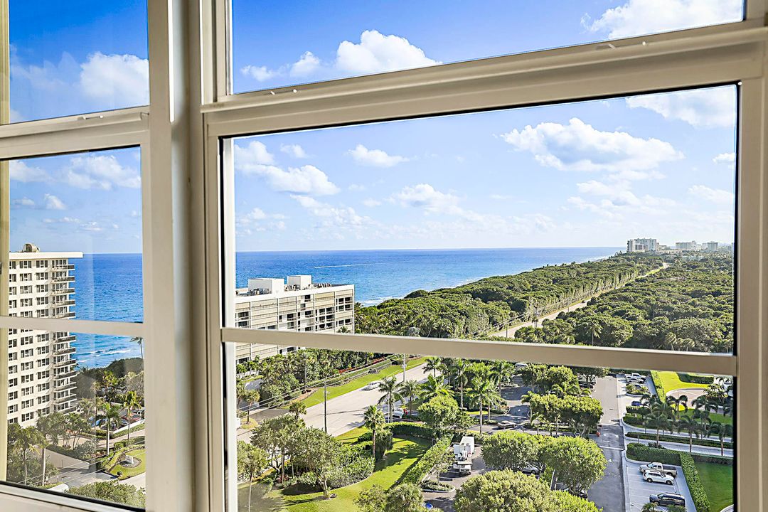 For Sale: $765,000 (2 beds, 2 baths, 1131 Square Feet)