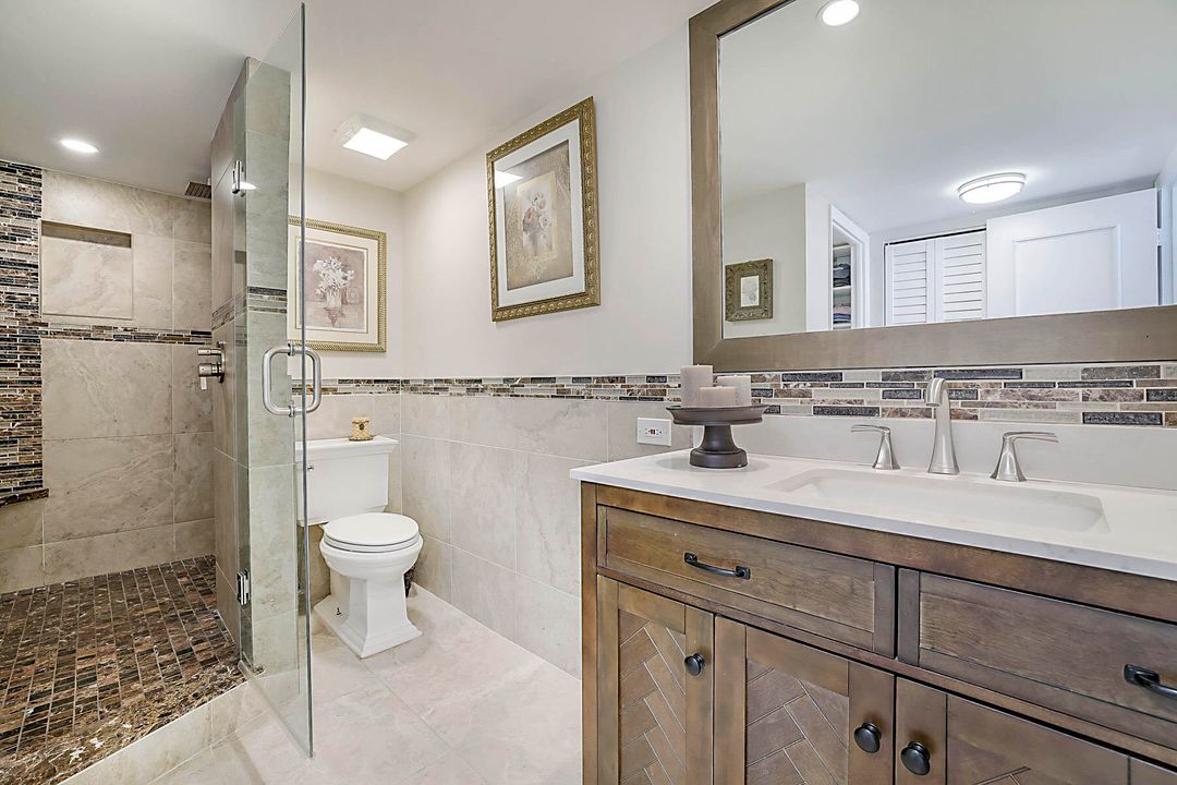 For Sale: $765,000 (2 beds, 2 baths, 1131 Square Feet)