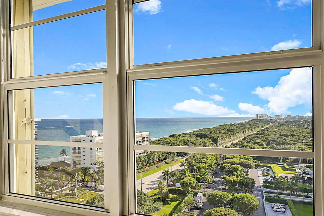 For Sale: $765,000 (2 beds, 2 baths, 1131 Square Feet)