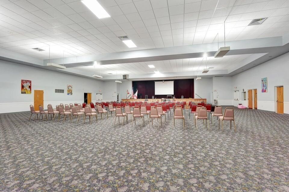 For Sale: $89,000 (1 beds, 1 baths, 640 Square Feet)