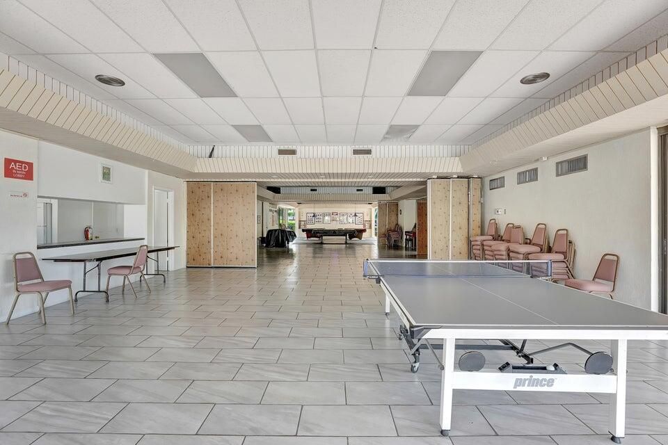 For Sale: $89,000 (1 beds, 1 baths, 640 Square Feet)