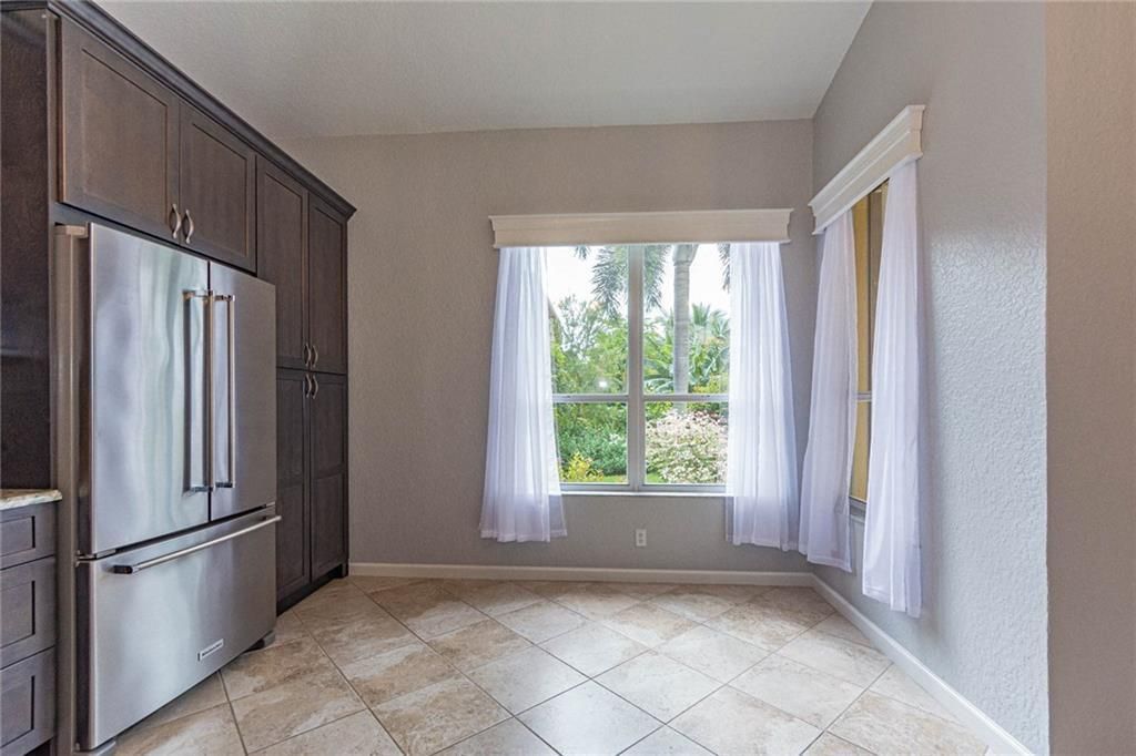 For Rent: $2,800 (3 beds, 2 baths, 1766 Square Feet)