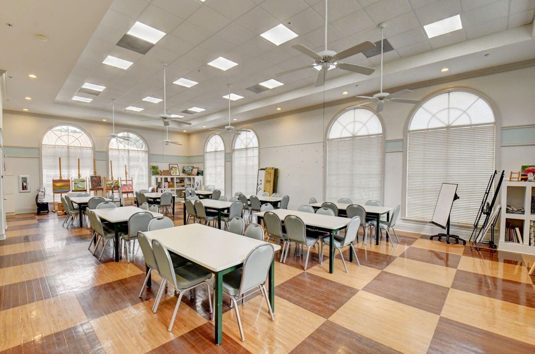 For Sale: $645,000 (3 beds, 2 baths, 2421 Square Feet)