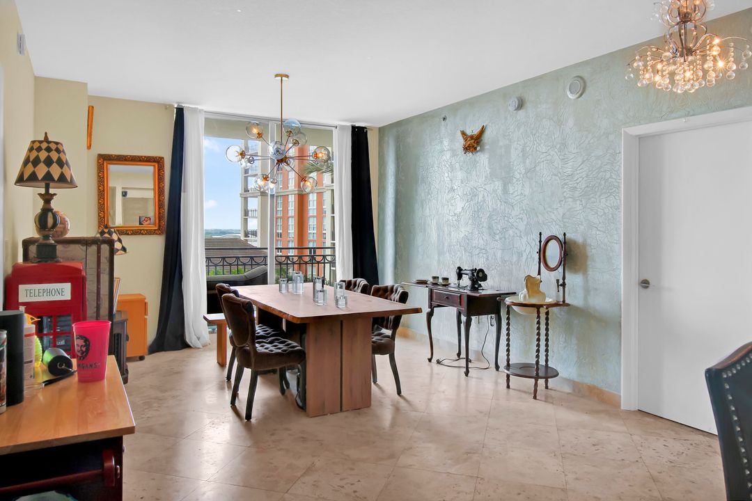 For Sale: $725,000 (2 beds, 2 baths, 1120 Square Feet)