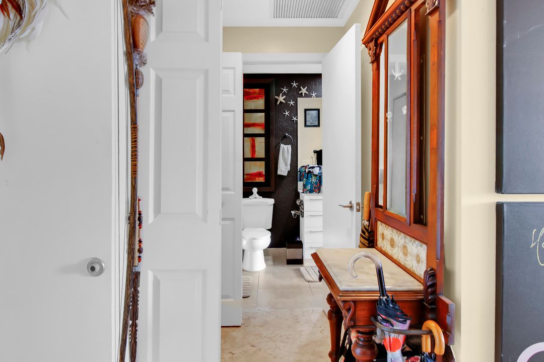 For Sale: $725,000 (2 beds, 2 baths, 1120 Square Feet)