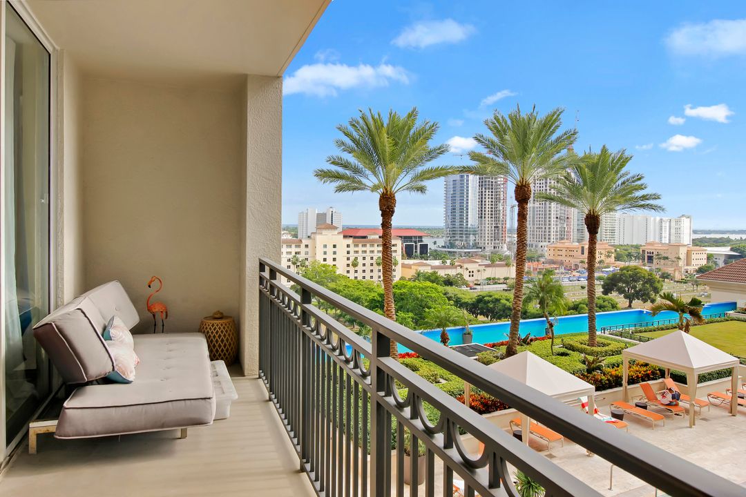 For Sale: $725,000 (2 beds, 2 baths, 1120 Square Feet)