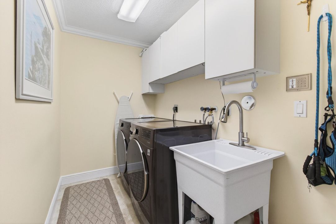 Active With Contract: $989,900 (4 beds, 2 baths, 2459 Square Feet)