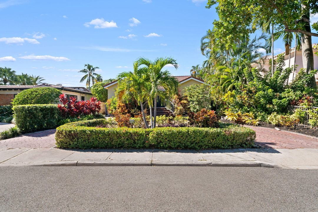 For Sale: $2,590,000 (3 beds, 2 baths, 2180 Square Feet)