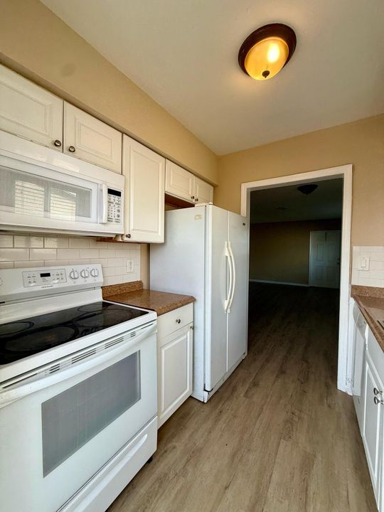 For Rent: $2,100 (3 beds, 1 baths, 1010 Square Feet)